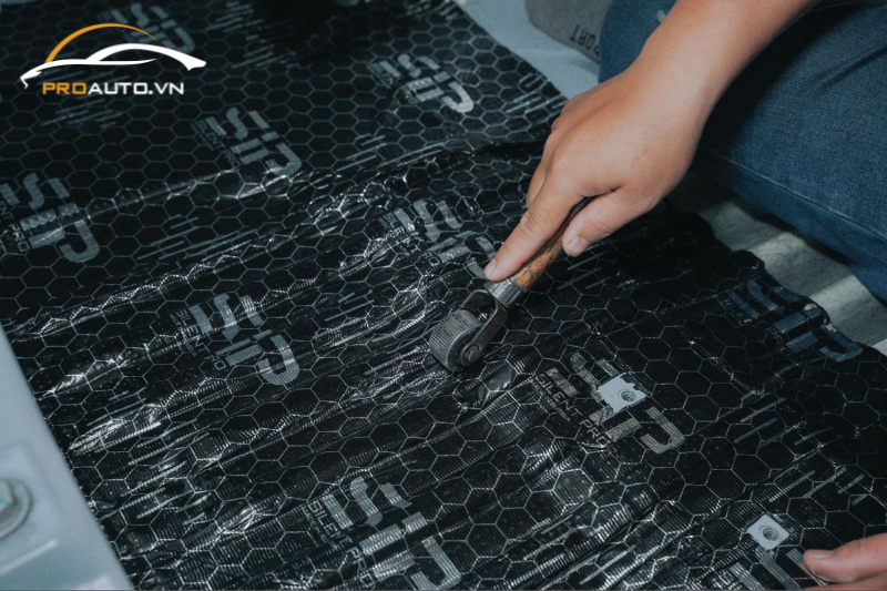 Cách âm chống ồn ô tô là gì?