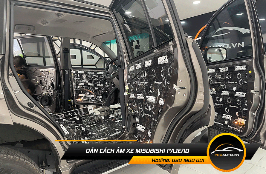 Cách âm chống ồn xe Mitsubishi Pajero vị trí cửa
