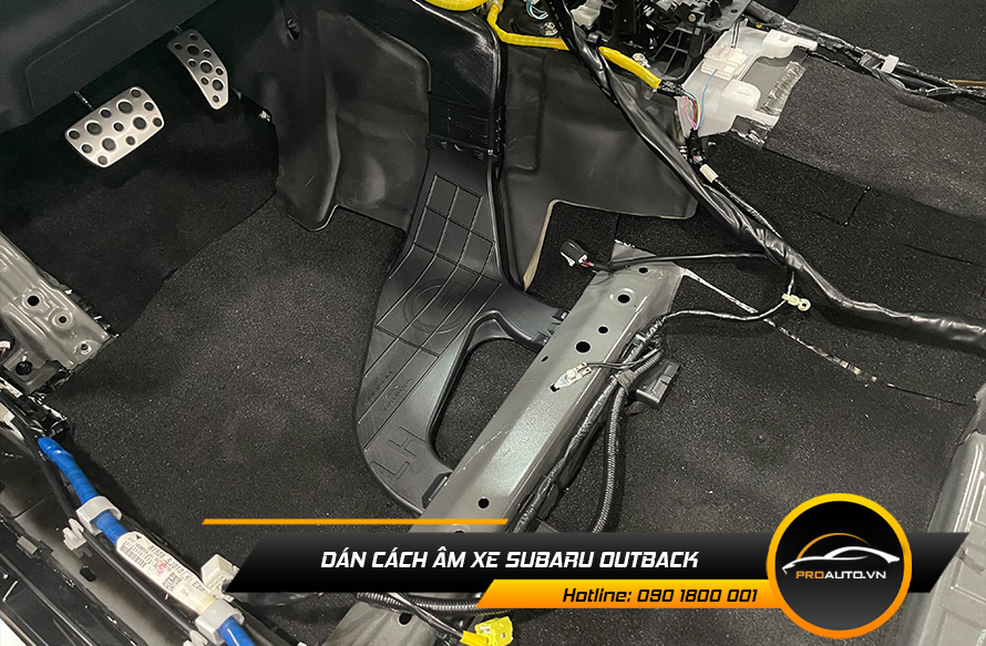 Dán vật liệu tiêu âm chống ù xe Subaru Outback