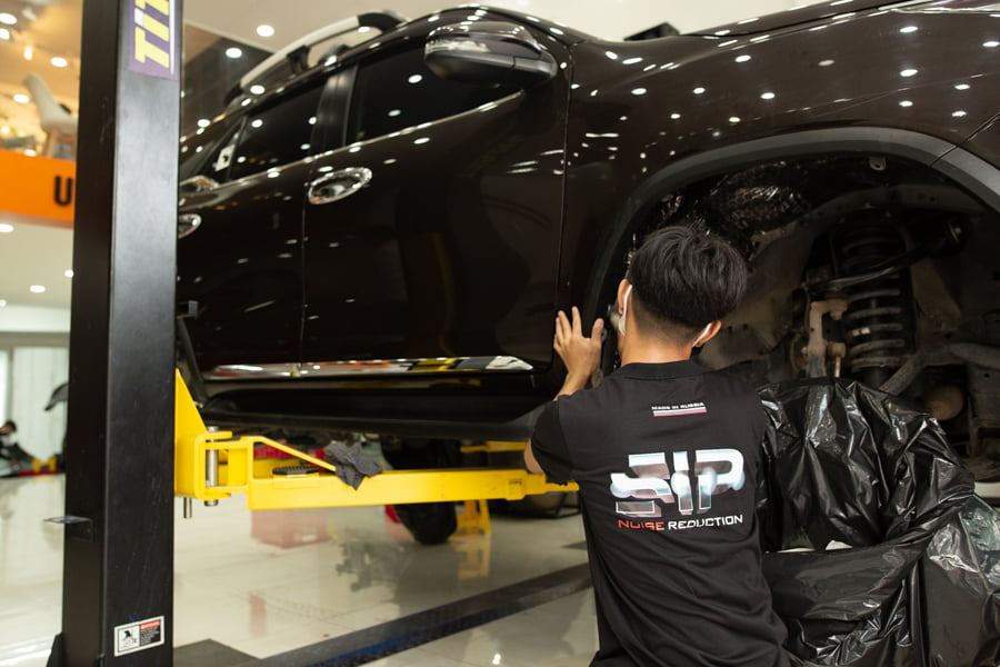 Cách âm hốc bánh xe Toyota Fortuner