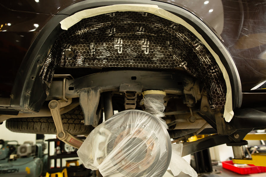 Cách âm hốc bánh xe Toyota Fortuner