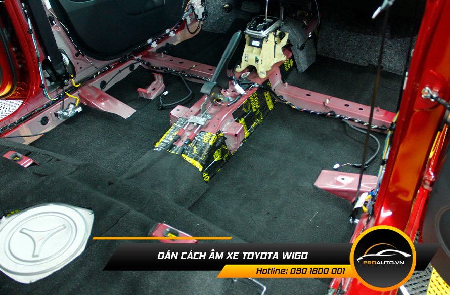Dán vật liệu tiêu âm chống ù xe Toyota Wigo