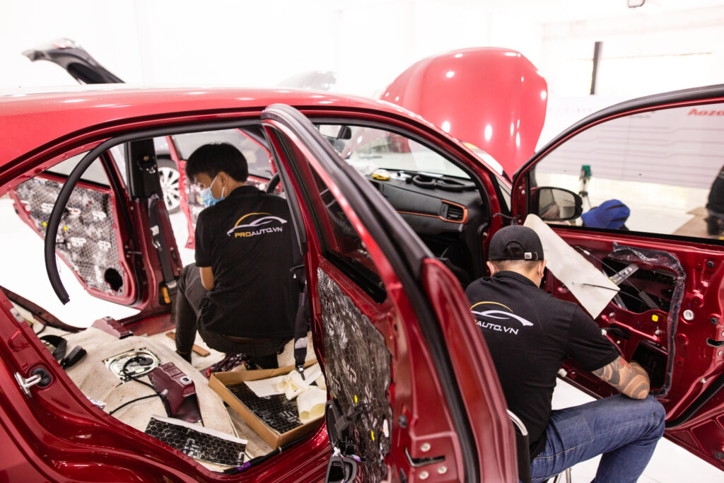 Công dụng việc cách âm xe Honda Brio