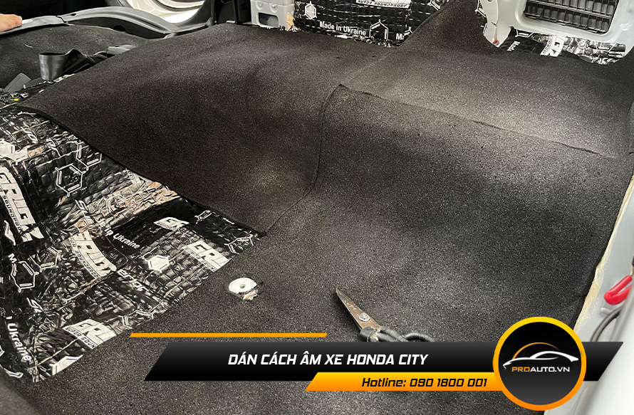 Dán vật liệu tiêu âm chống ù xe Honda City