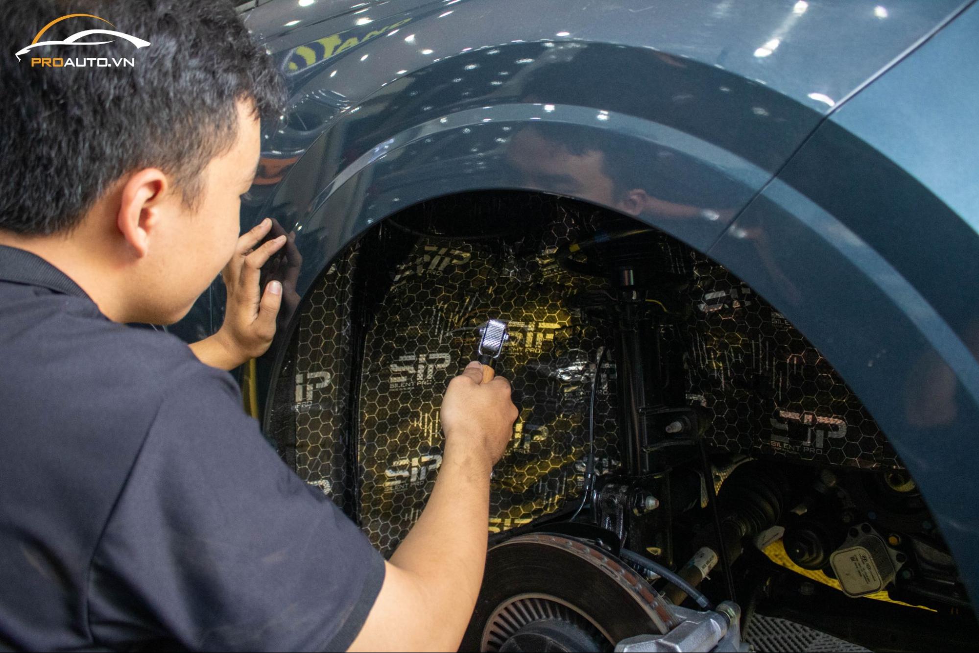 Cách âm chống ồn xe Kia Carnival - Cách âm hốc bánh xe Kia Carnival