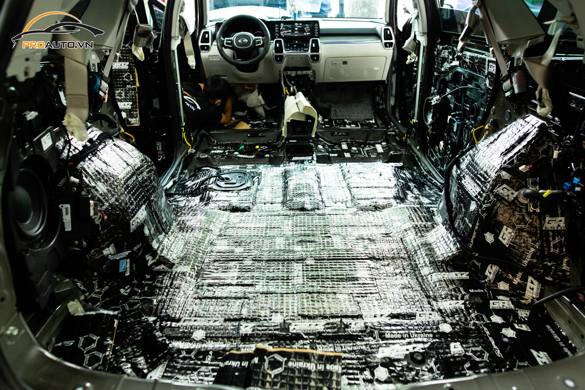 Dán cách âm sàn xe Kia Sorento