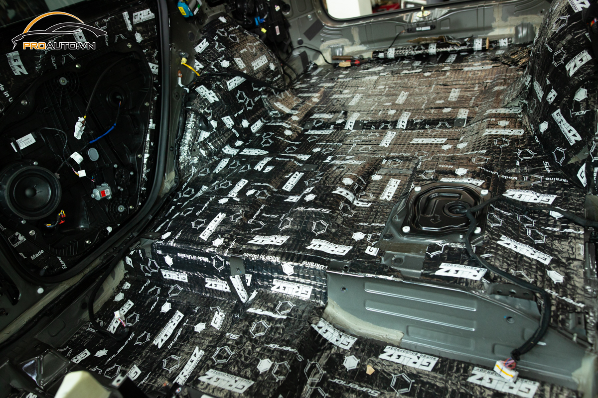 Dán cách âm sàn xe Kia Sorento