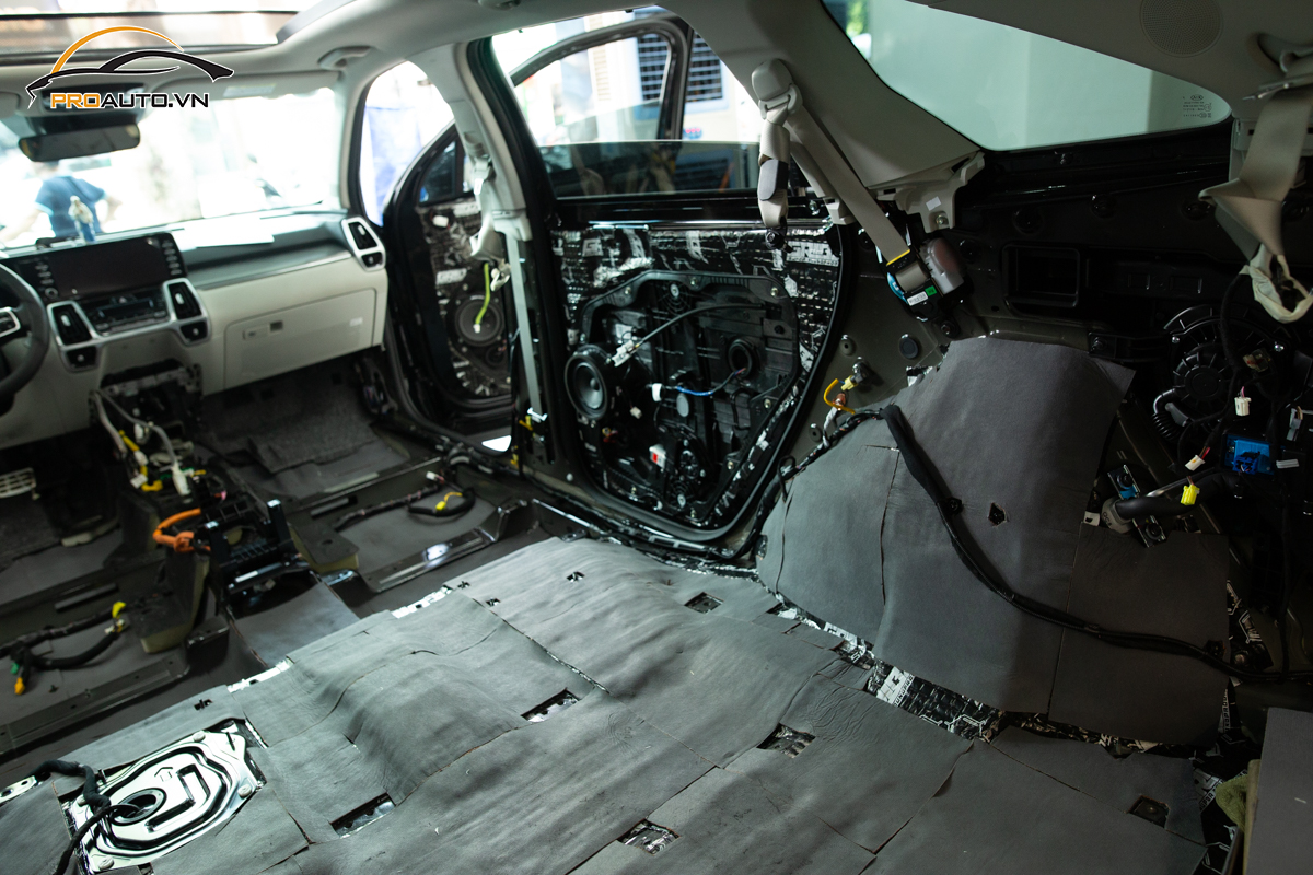 Dán cách âm chống ồn ô tô Sorento