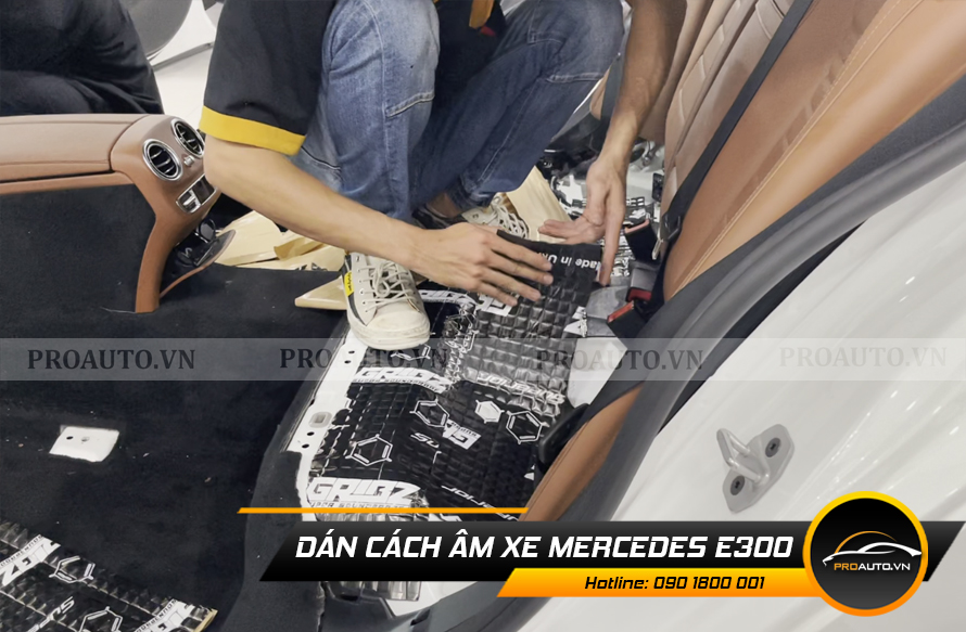 Cách âm chống ồn xe Mercedes E300 vị trí sàn