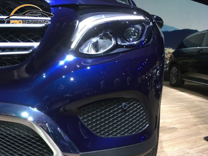 Dán wrap đổi màu xe Mercedes GLC200