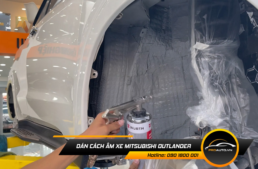 Xịt phủ hốc bánh cách âm chống ồn xe Mitsubishi Outlander