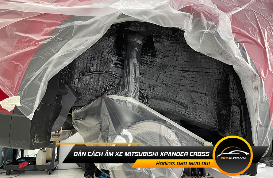 Xịt phủ hốc bánh cách âm chống ồn xe Mitsubishi Xpander Cross