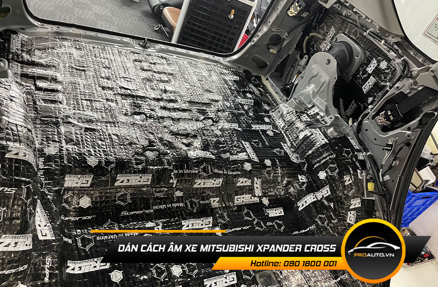 Cách âm chống ồn xe Mitsubishi Xpander Cross vị trí sàn xe