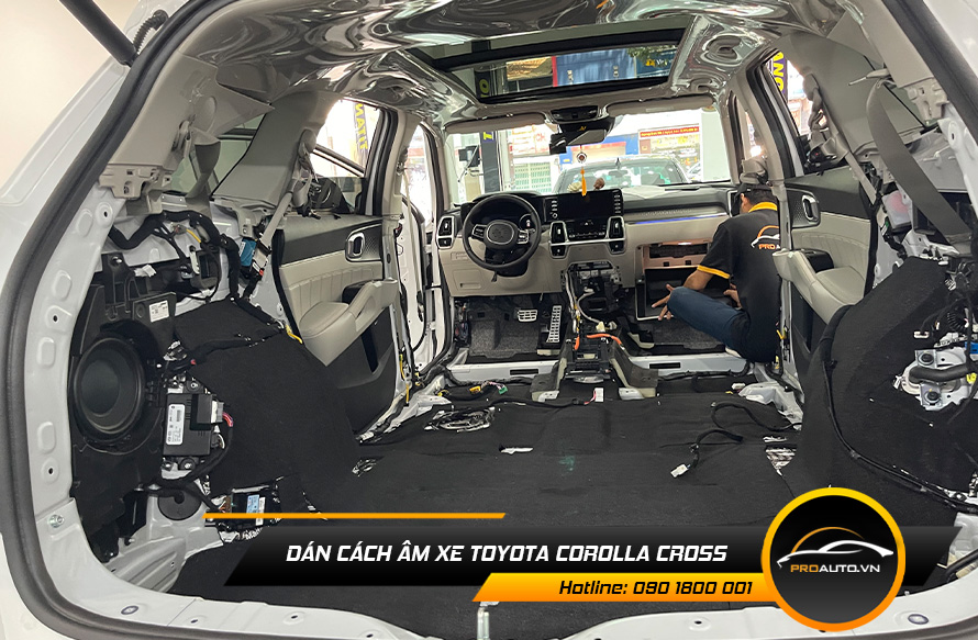 Tiêu âm chống ù xe Toyota Corolla Cross vị trí sàn xe
