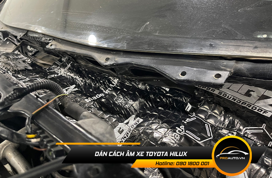 Cách âm chống ồn Toyota Hilux vị trí khoang máy