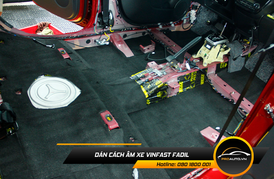Dán vật liệu tiêu âm chống ù xe Vinfast Fadil