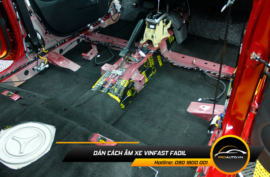 Dán vật liệu tiêu âm chống ù xe Vinfast Fadil