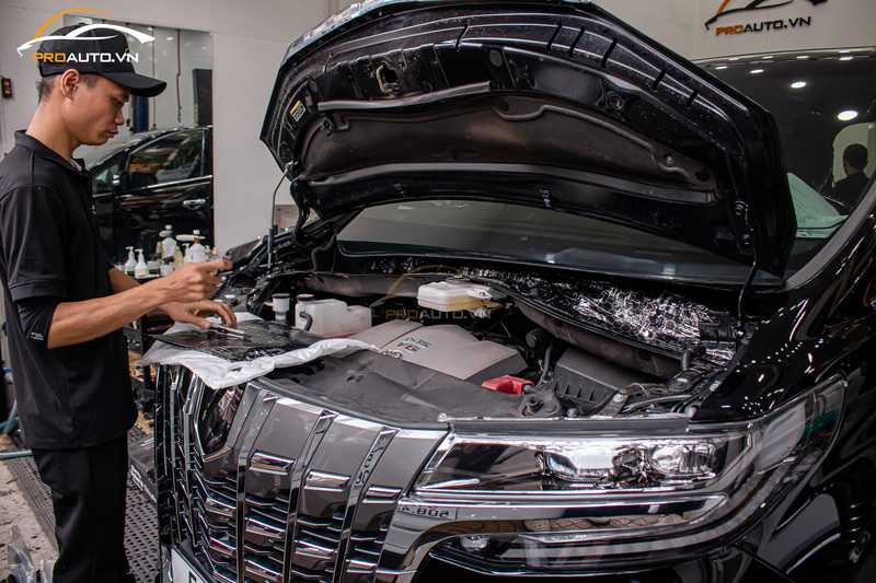 Cách âm khoang máy Ford Everest