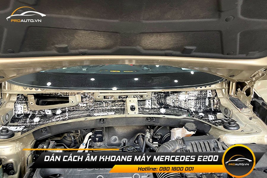 Dán cách âm khoang máy xe ô tô Mercedes
