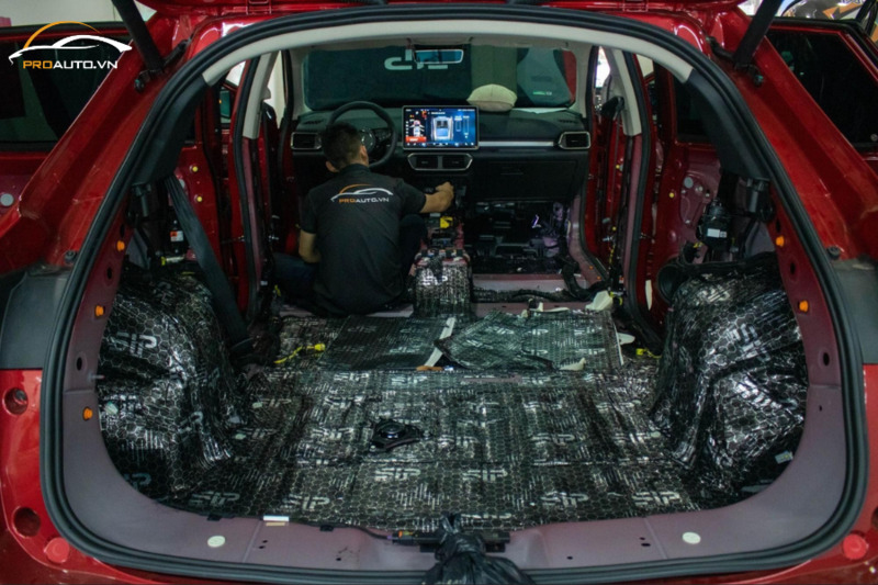 Cách âm sàn ô tô điện Vinfast VF9