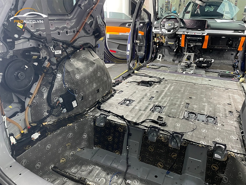 Cách âm sàn ô tô