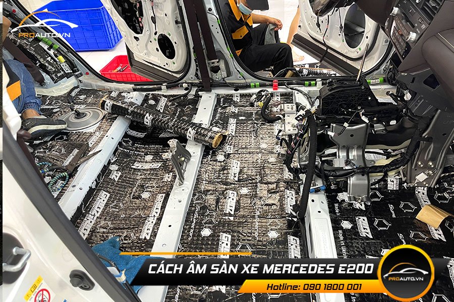 Cách âm sàn xe Mercedes E200