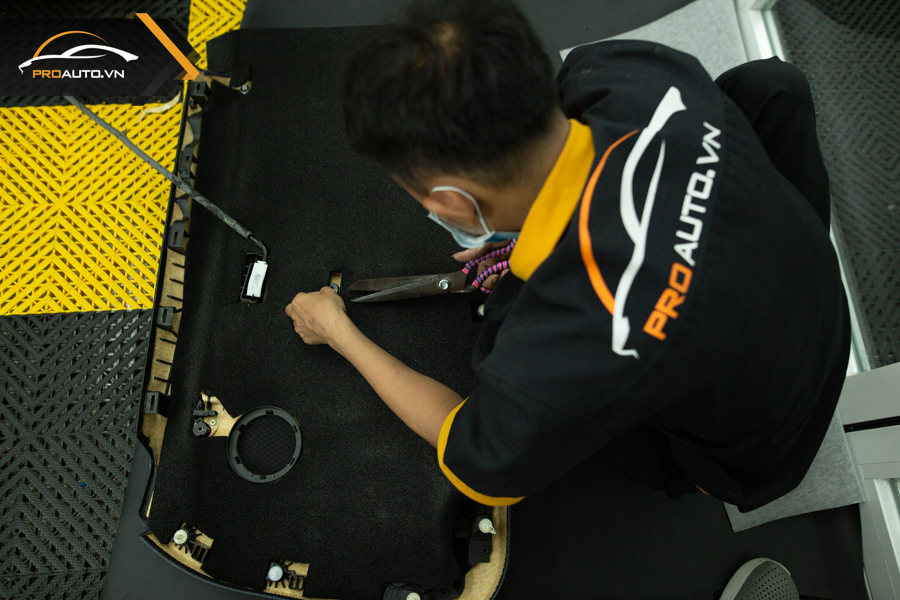 Cách âm xe BMW i8 - Ảnh 4