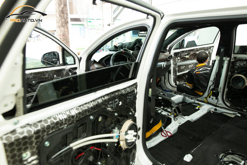 Những phương pháp chuyên dùng cách âm xe Chevrolet Caption