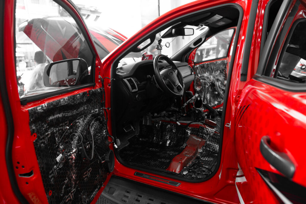 Cách âm chống ồn xe Ford Ranger Raptor