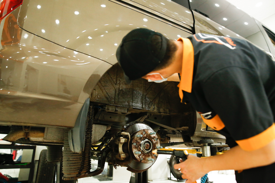 Những phương pháp chuyên dùng cách âm xe Ford Tourneo