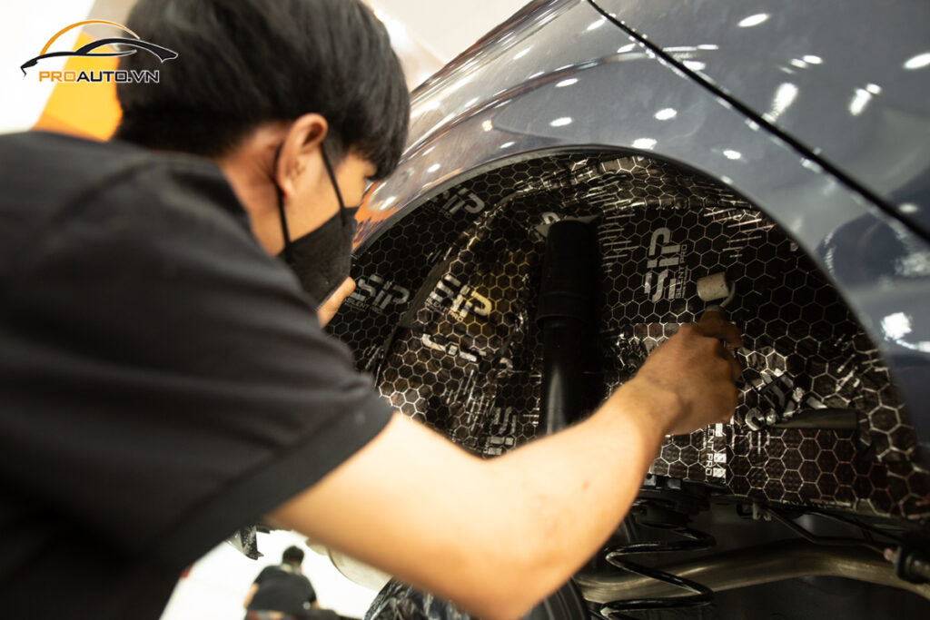 Cách âm vị trí hốc bánh xe Honda Accord