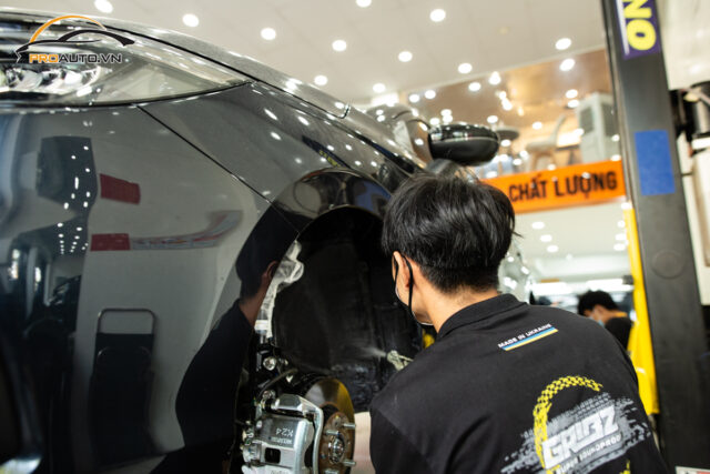 Thi công cách âm chống ồn xe Honda CRV tại Trung tâm Proauto.vn