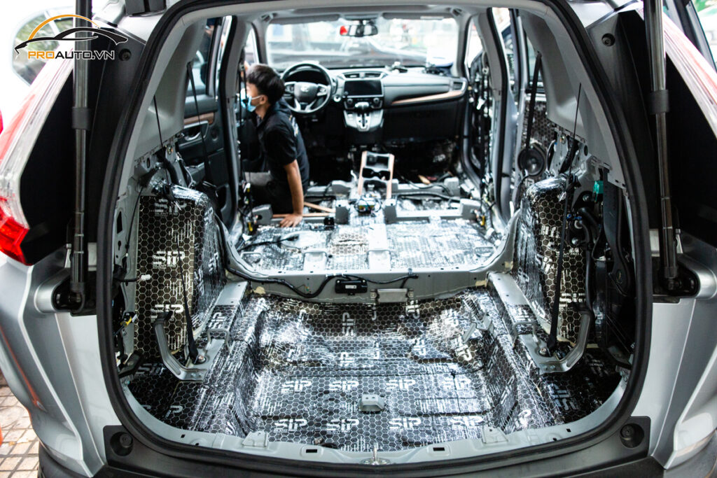 Cách âm vị trí gầm xe Honda CRV