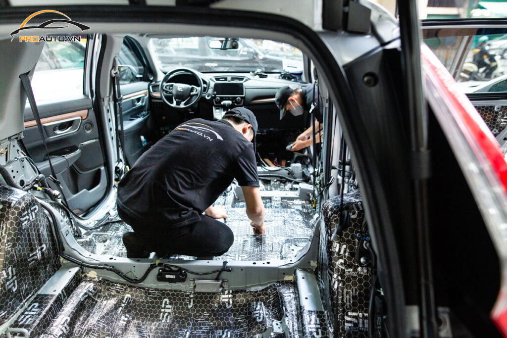 Cách âm vị trí sàn xe Honda CRV