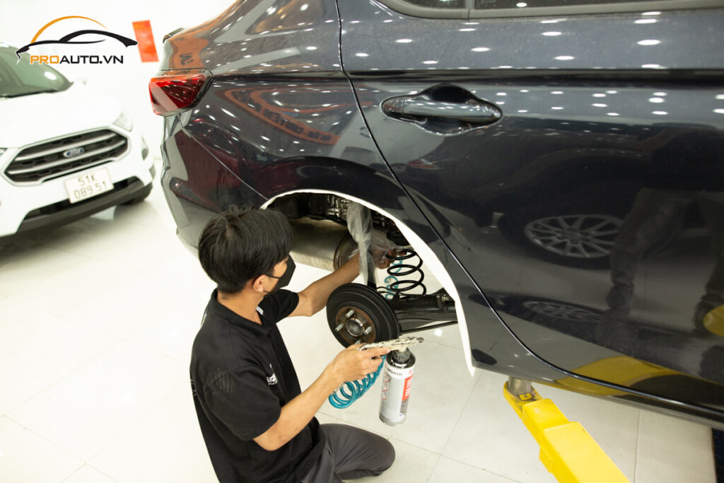 Thi công cách âm chống ồn xe Honda City tại Trung tâm Proauto.vn
