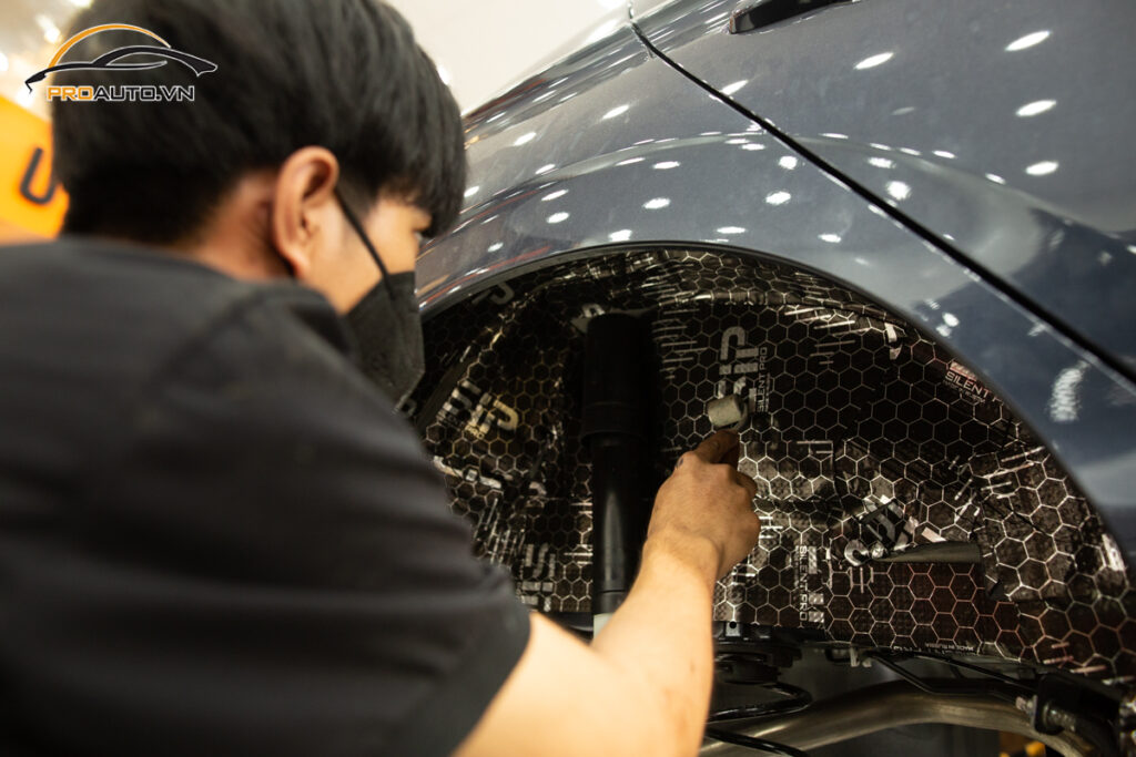 Cách âm vị trí hốc bánh xe Honda City