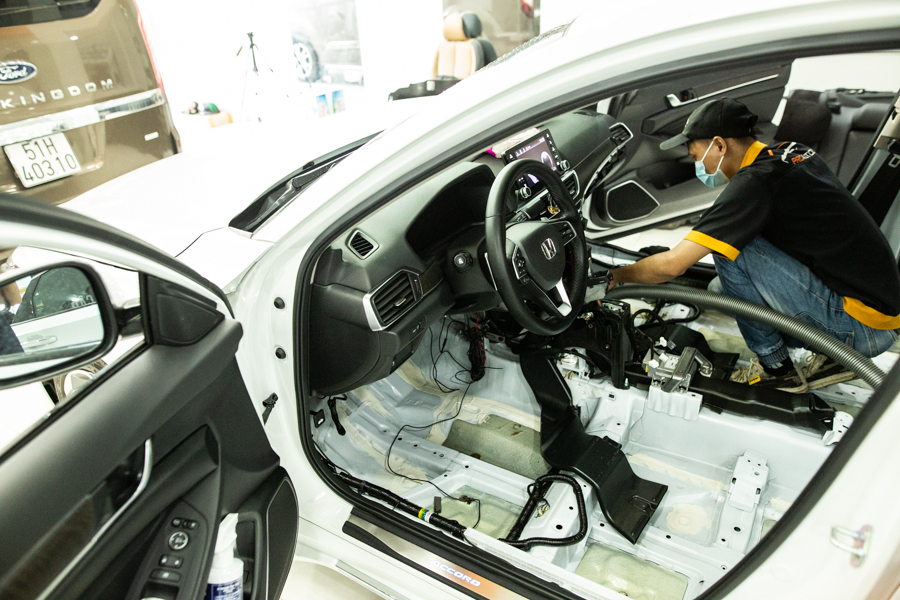 Thi công cách âm chống ồn xe hơi chuyên nghiệp tại Proauto.vn