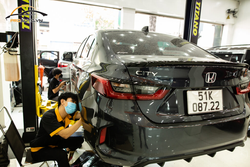 Thi công cách âm chống ồn xe hơi chuyên nghiệp tại Proauto.vn