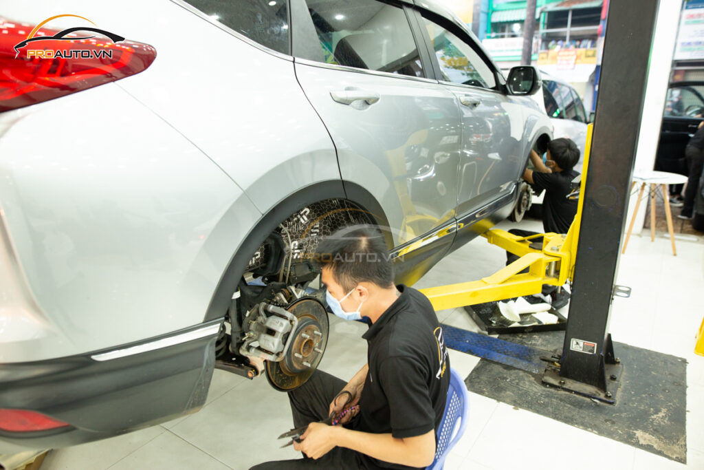 Thi công cách âm chống ồn xe hơi chuyên nghiệp tại Proauto.vn