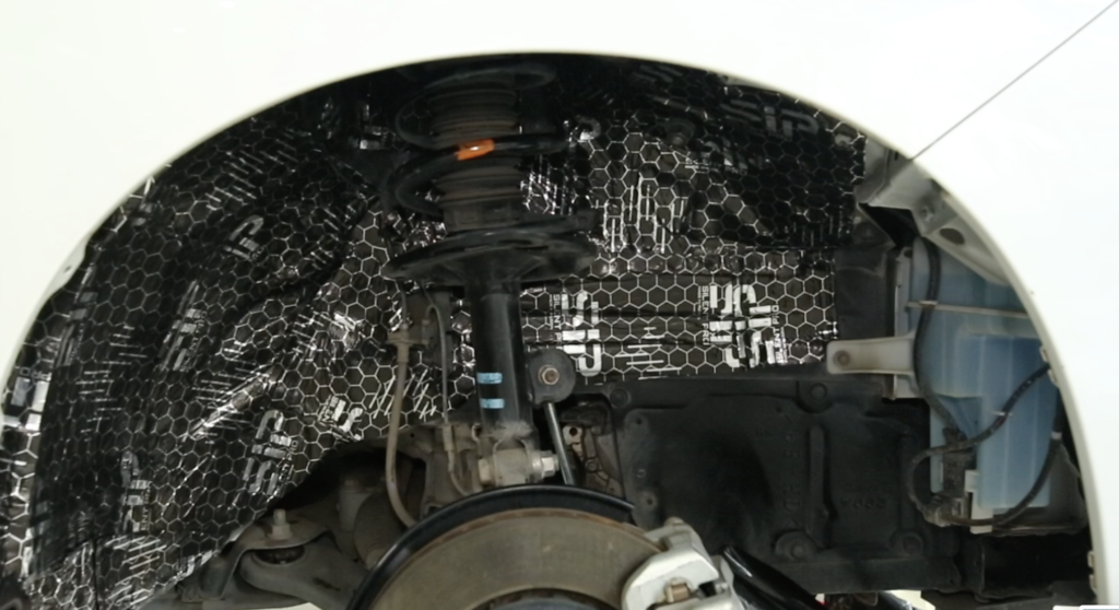 Cách âm vị trí hốc bánh xe Luxes ES 300H