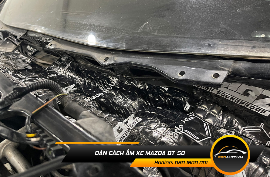 Cách âm vị trí khoang máy xe Mazda BT-50
