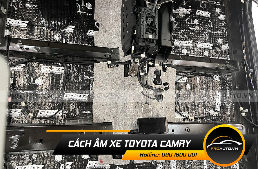 Cách âm sàn xe Toyota Camry