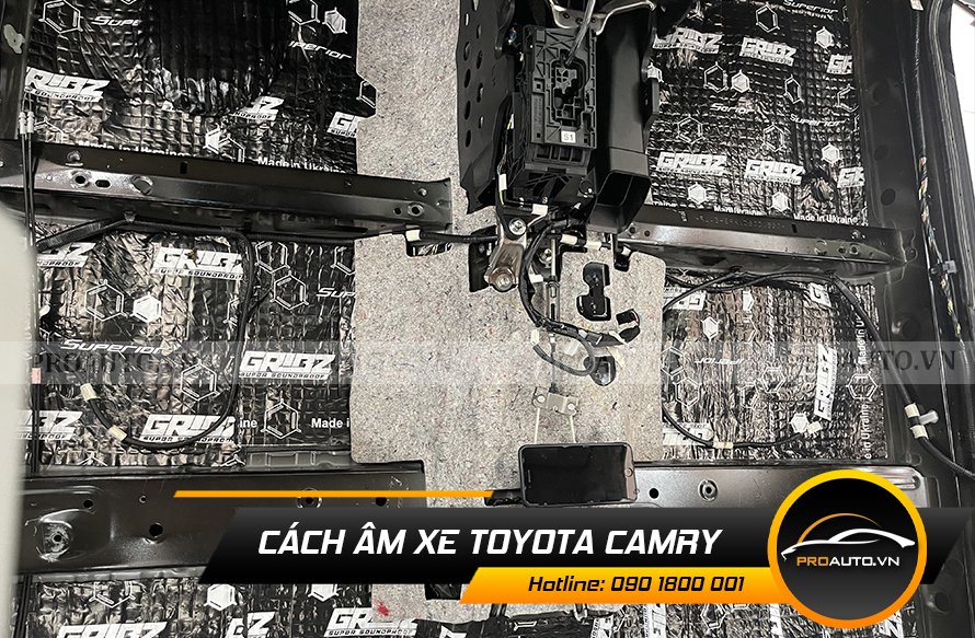Dán cách âm xe Toyota Camry