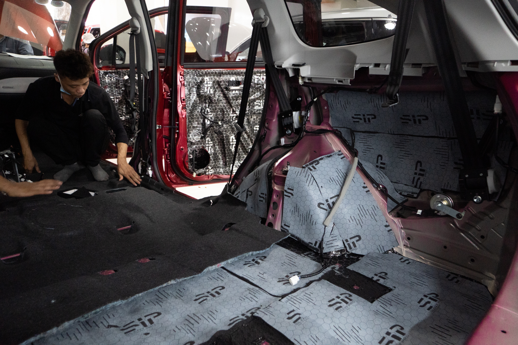 Những phương pháp chuyên dùng cách âm xe Toyota Veloz Cross