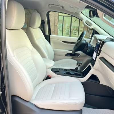 Cách bảo dưỡng ghế da xe hơi Ford Everest