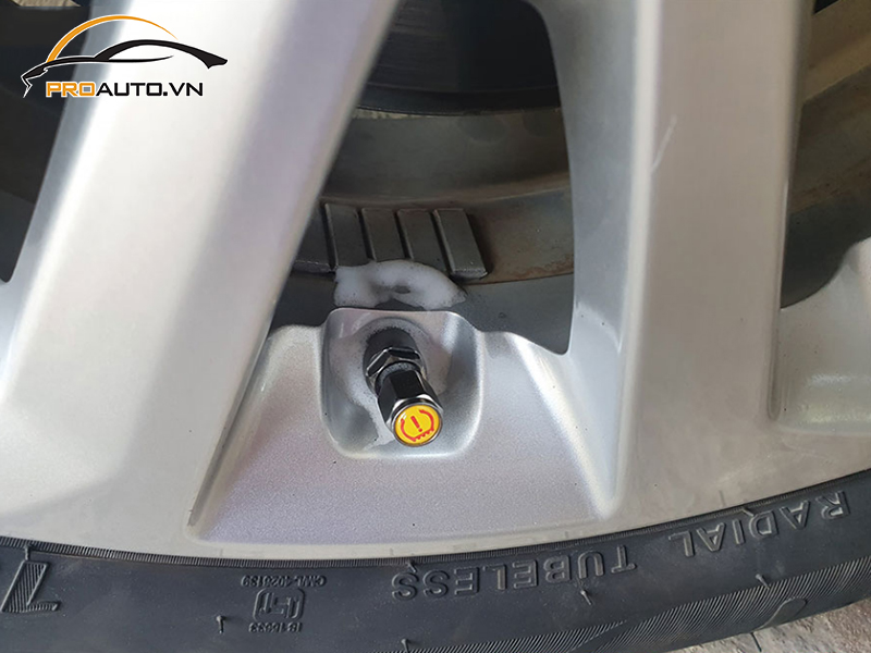 Lắp Cảm Biến Áp Suất Lốp Cho Xe Toyota Altis - Ảnh 5