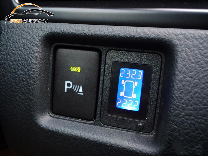 Lắp cảm biến áp suất lốp cho xe Toyota Avanza