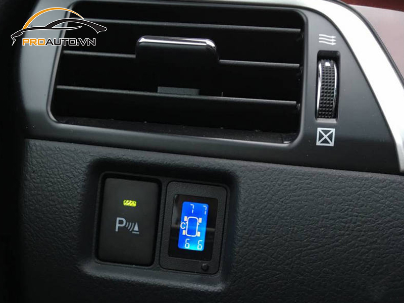 Lắp cảm biến áp suất lốp cho xe Toyota Avanza
