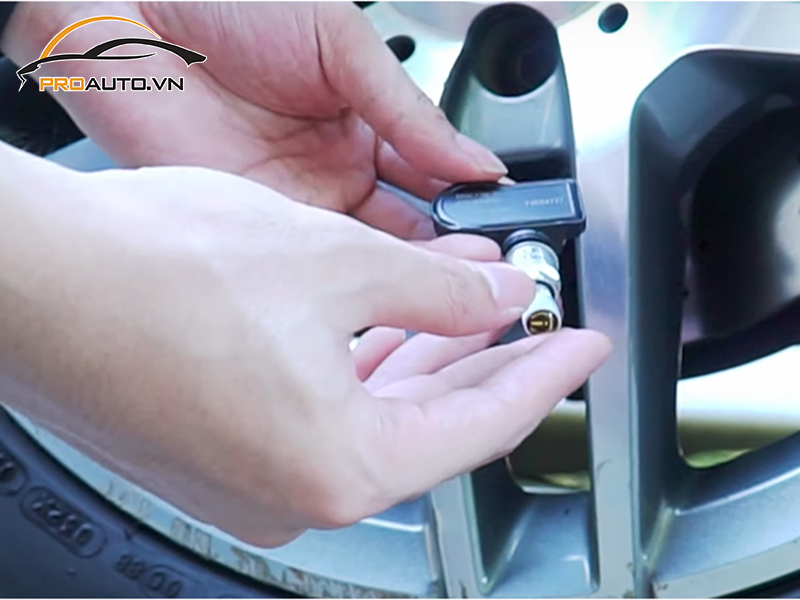 Lắp Cảm Biến Áp Suất Lốp Cho Xe Chevrolet Aveo