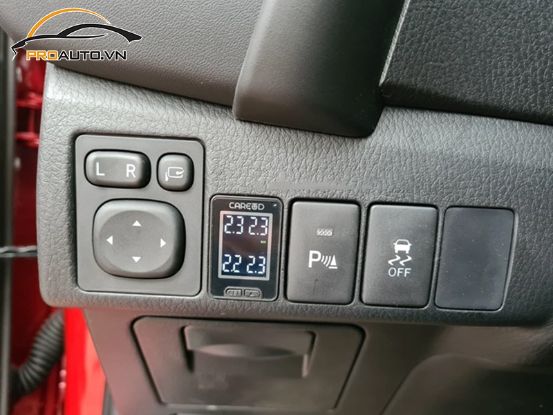 Lắp cảm biến áp suất lốp cho xe Toyota Cross